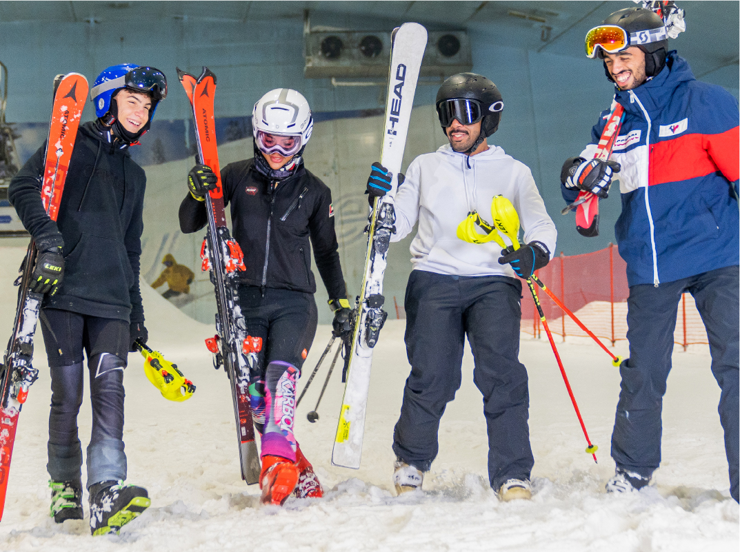 guys-skiing-at-ski-dubai