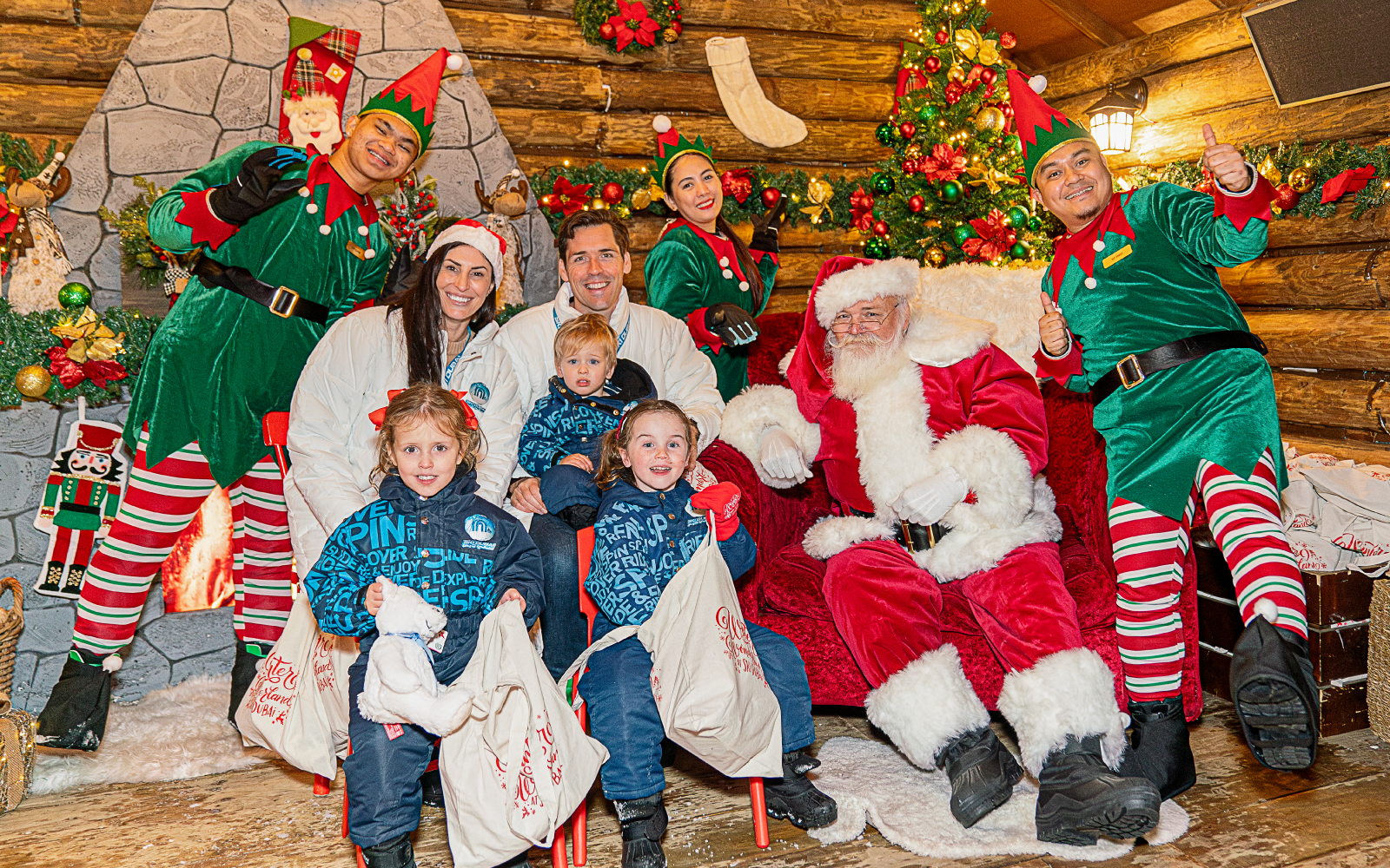 SD_Winter Wonderland Image_Product_Family Meets Santa Snow Fun - 1600 x 1000